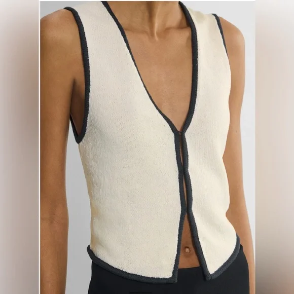 NWT Aritzia Wilfred Basque Sweater Vest in Lt Birch/ Dk Nght Nv Size Medium